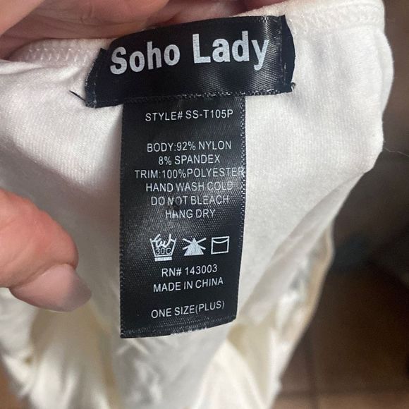 2 piece outfit , skort and off shoulder top - Picture 4 of 7